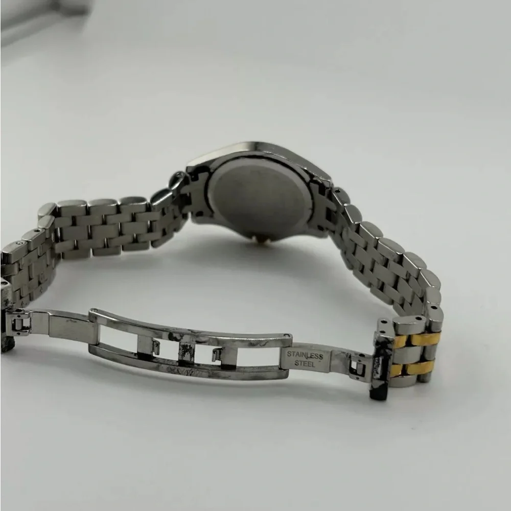 MOVADO Swiss Quartz All Steel Women’s Watch New Battery #184